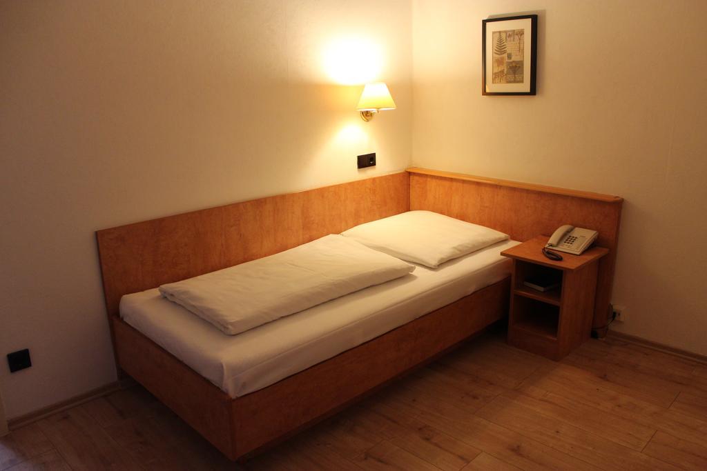Hotel Gaya باد سودن آم تاونوس الغرفة الصورة